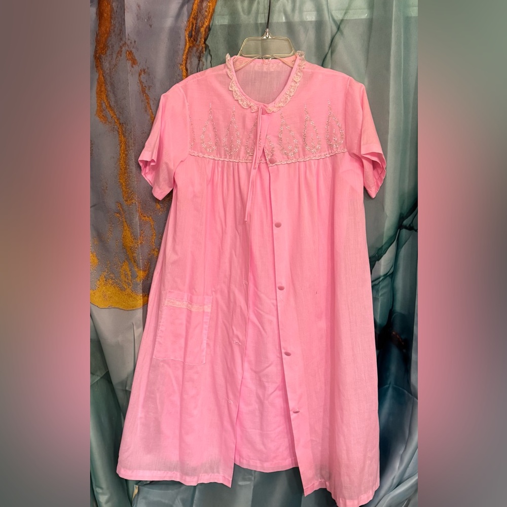 Vintage Reigning Beauty nightgown and housecoat set